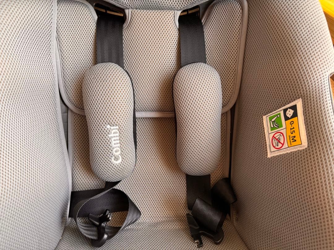 COMBI チャイルドシート　THE S シリーズ