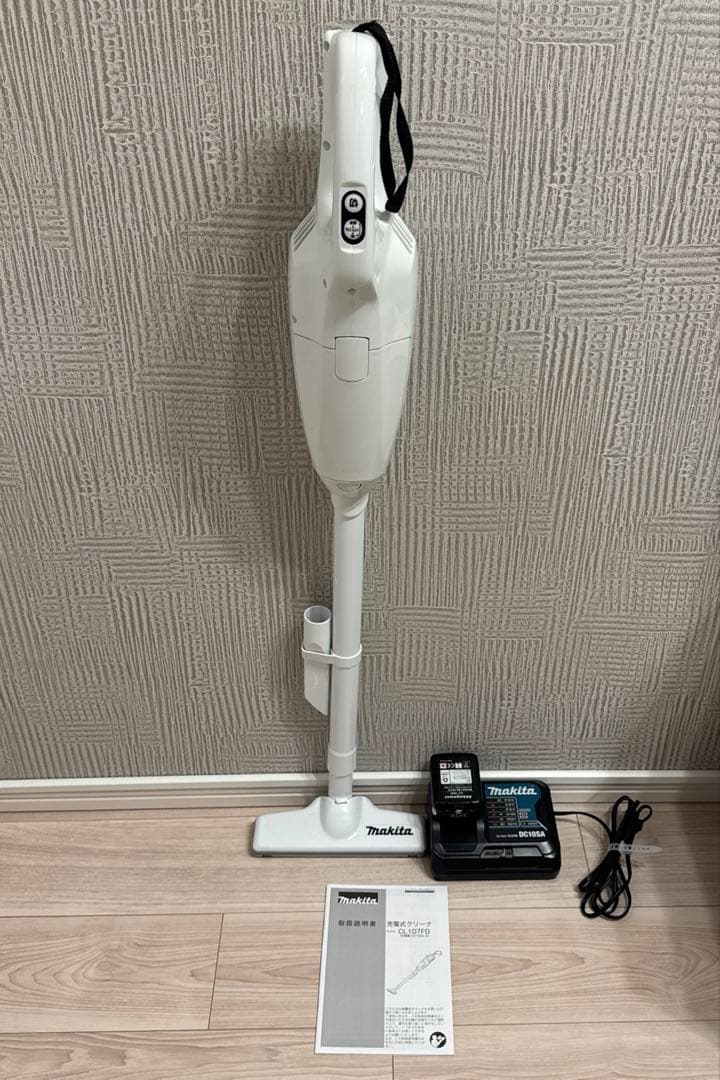 makita マキタ　コードレス　掃除機　CL107FD