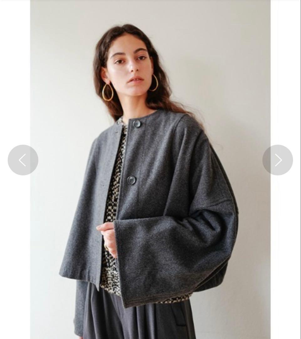 【美品】 クラネ ノーカラーブルゾン　ショート丈コート