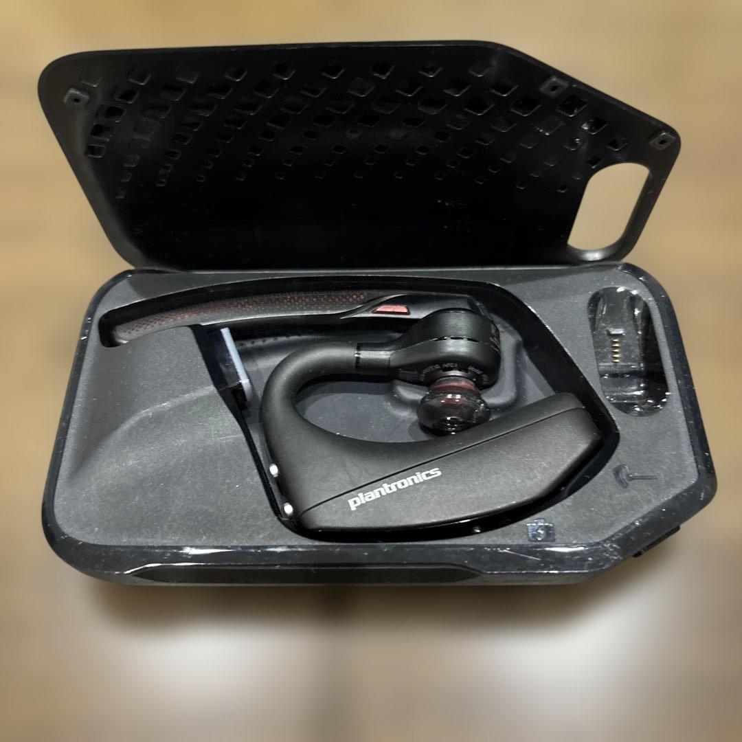 Plantronics ワイヤレスイヤホン 充電ケース付き