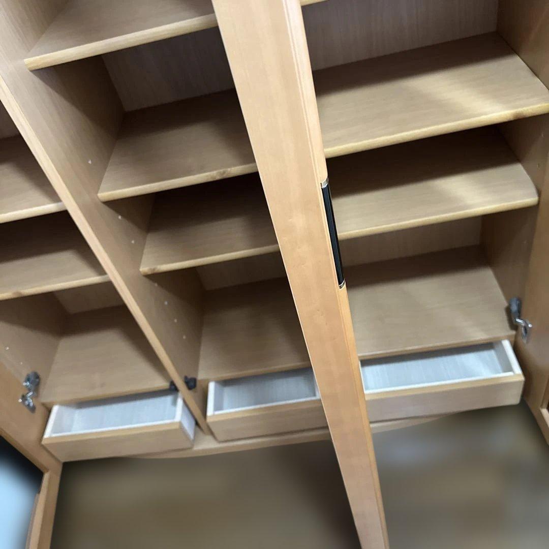 ガラス扉付きコーナー収納棚