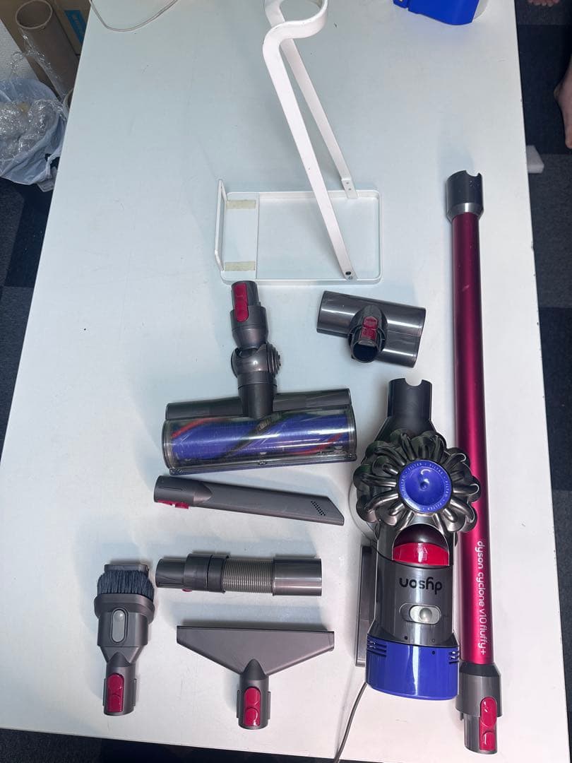 【純正•付属品付き】dyson ダイソン sv10 コードレスクリーナー