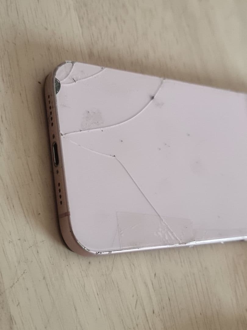 iPhone15plus　ピンク　フェイスid不可背面われあり