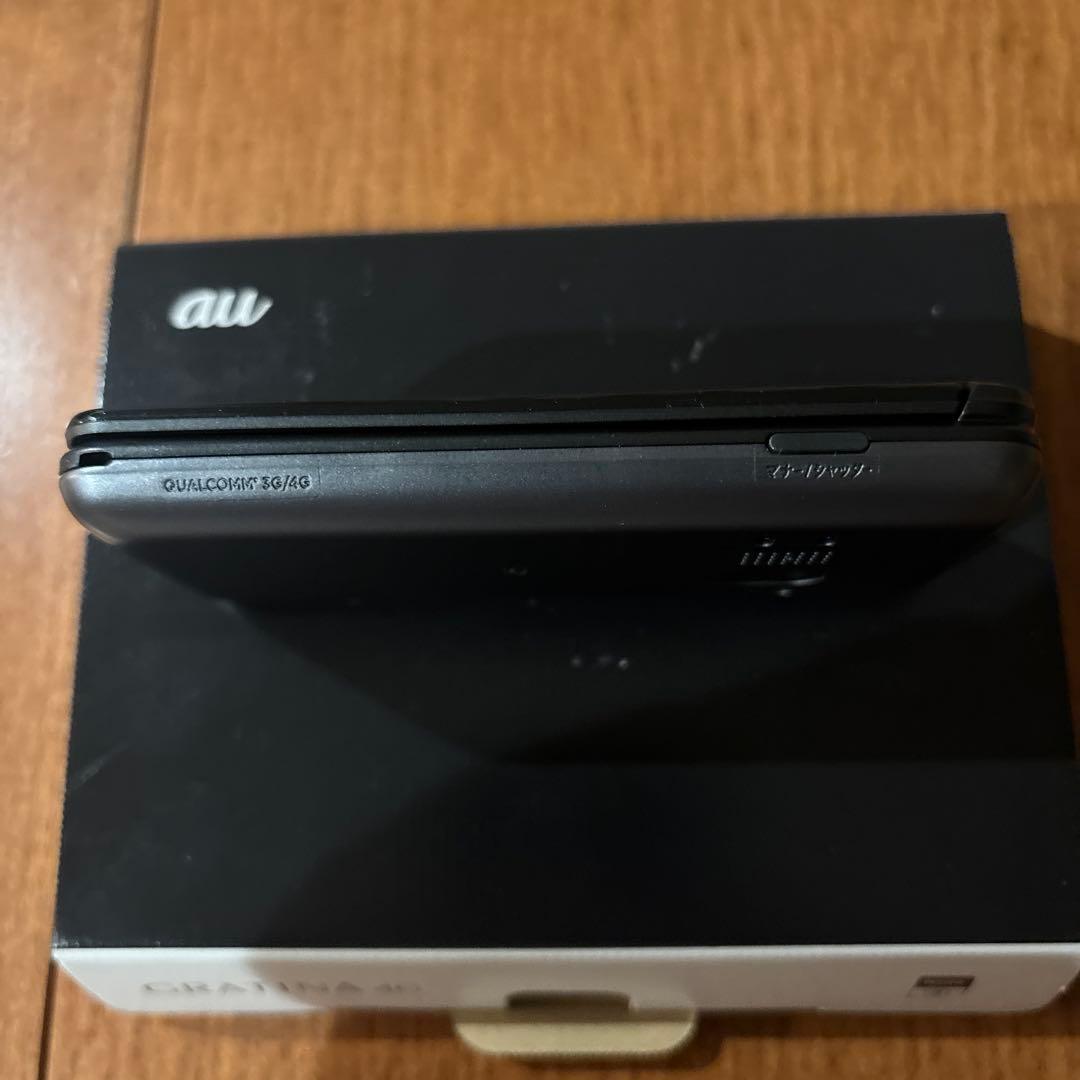 新品未使用au GRATINA 4G KYF31 ブラック SIMロック解除済