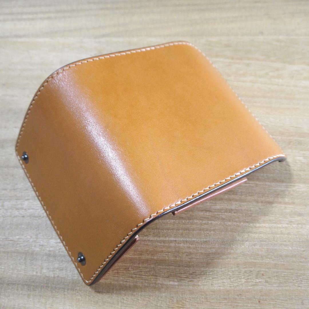 栃木レザー　セミアニリン染めスムースヌメ　ミドルウォレット　キャメル/生成り