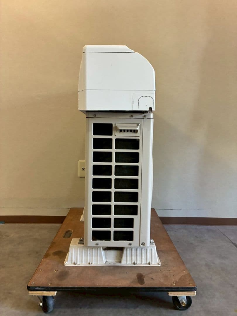 2032 シャープ【AC-R22AW】2023年 6畳 エアコン 中古