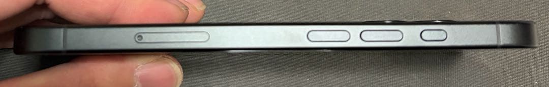 【ほぼ新品未使用】 iPhone16 128GB ブラック SIMロック無し