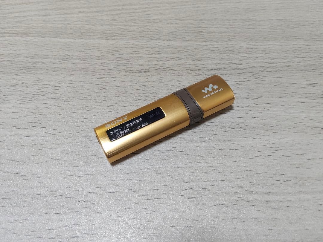 SONY ウォークマン ゴールド