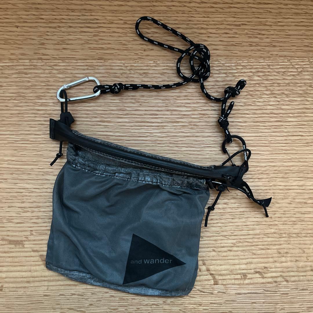 and wander サコッシュ バッグ アンドワンダー キューベンファイバー