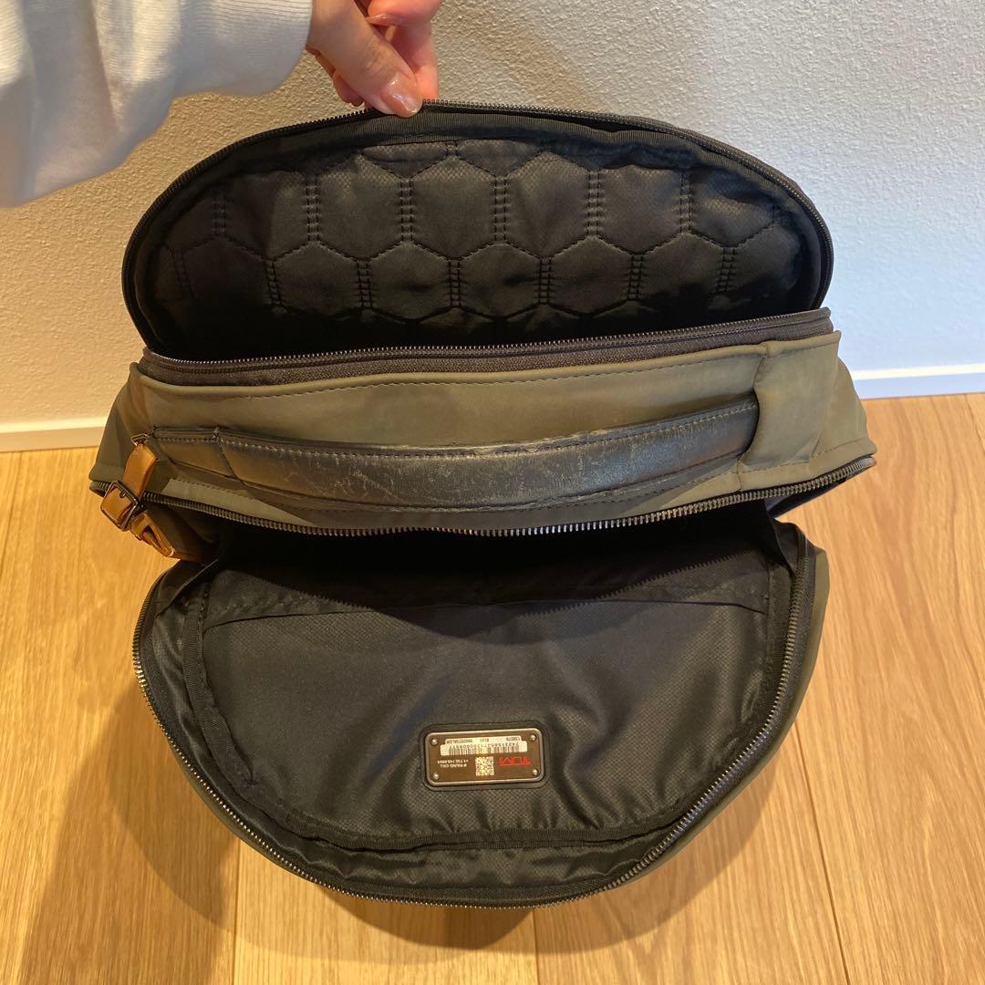 TUMI トゥミ　ウォレン　ハリソン限定カラー　オリーブグリーン
