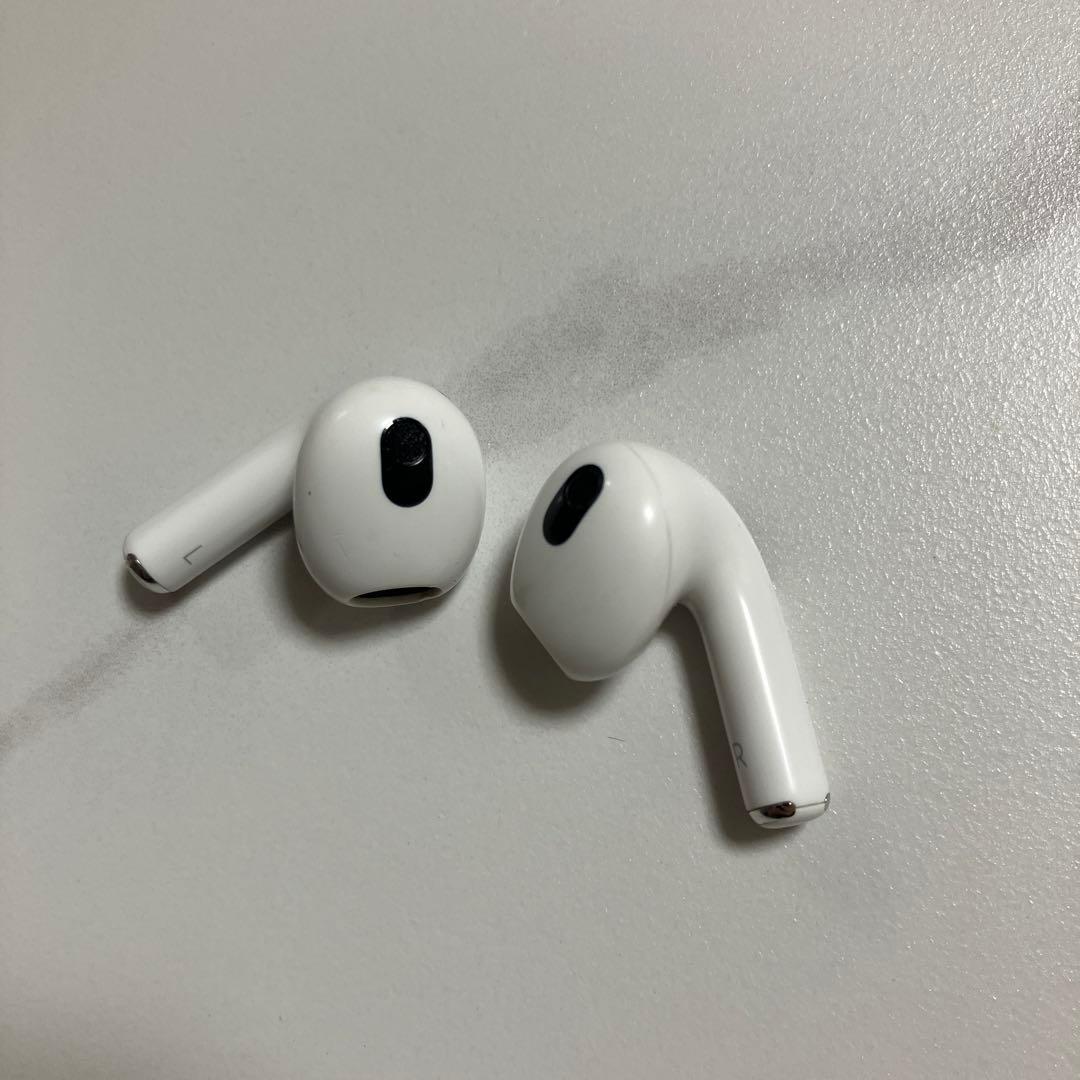 Apple AirPods 第3世代 Lightning充電ケース付き