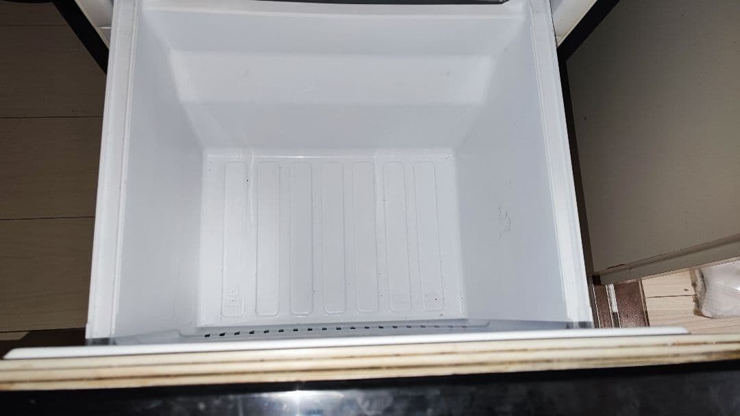 シ*ン様 三菱 冷蔵庫 2段棚付き 1-2人暮らし用 146L