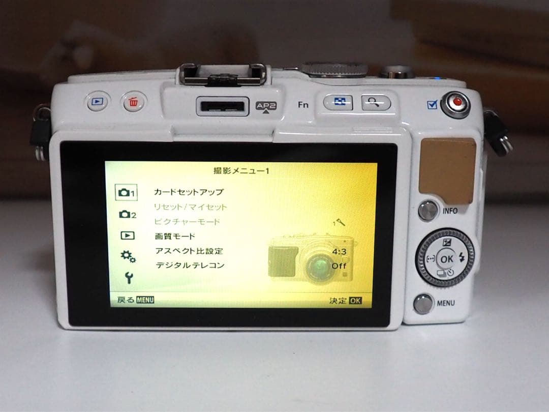 ❇️オリンパスPEN Lite E−PL5ボディ単品♪ちょっと訳あり