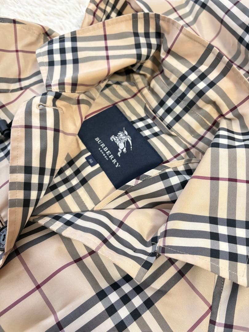 最終限定値下げ！BURBERRY ベージュ チェック柄 レインコート M