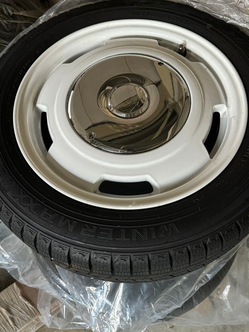 美品！　ルノー　トゥインゴ　第3世代用　スタッドレスタイヤ&ホイール4本セット