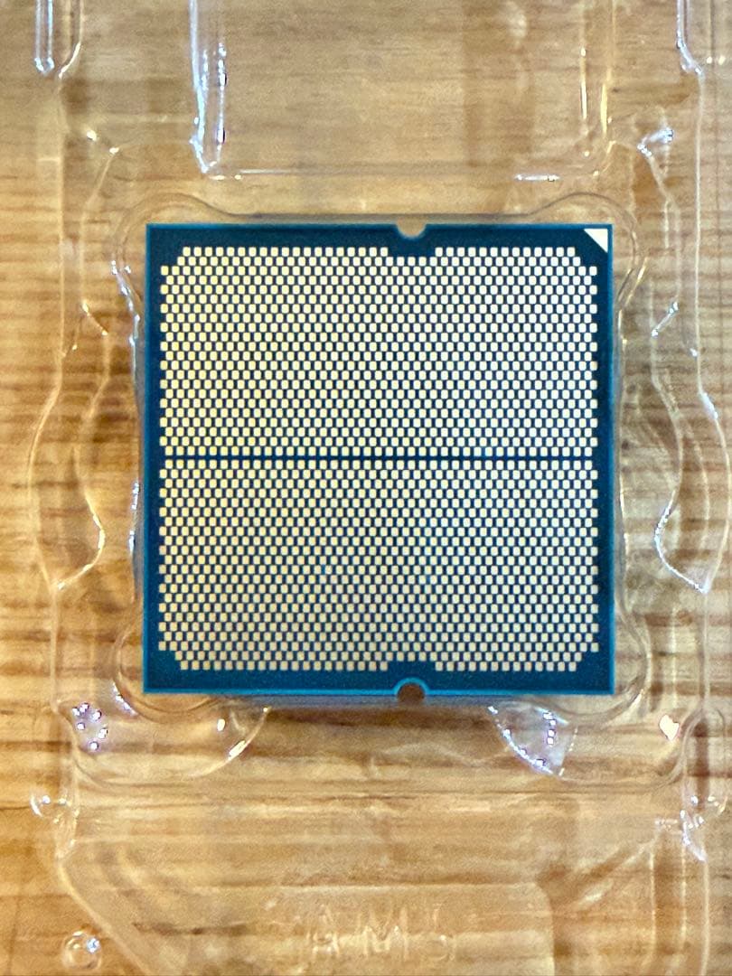 AMD Ryzen 7 9700X 9000シリーズ CPU 中古