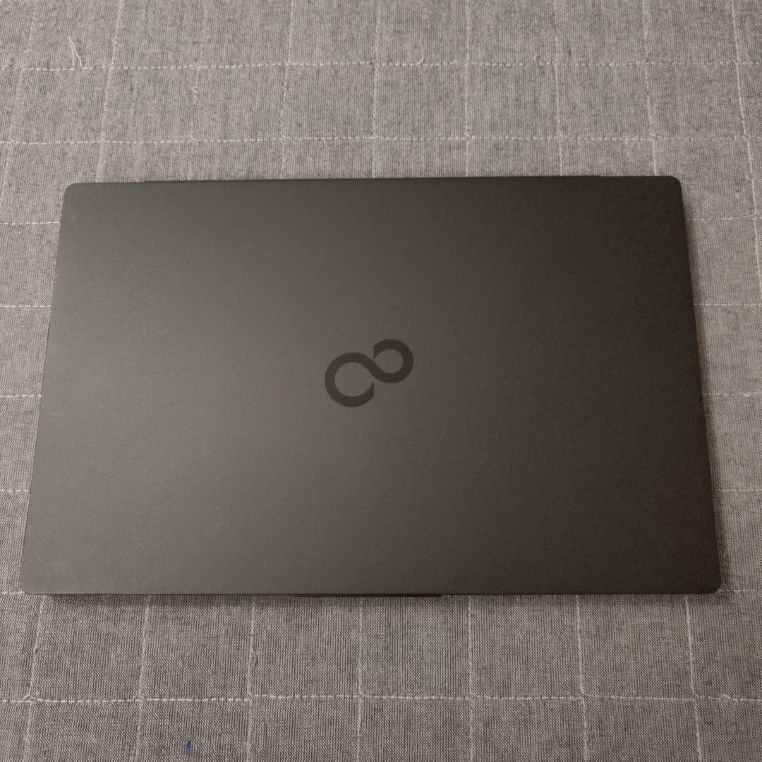 日本製 Fujitsu 美品 13世代 i5 32GB 新品 1TB 軽量薄型