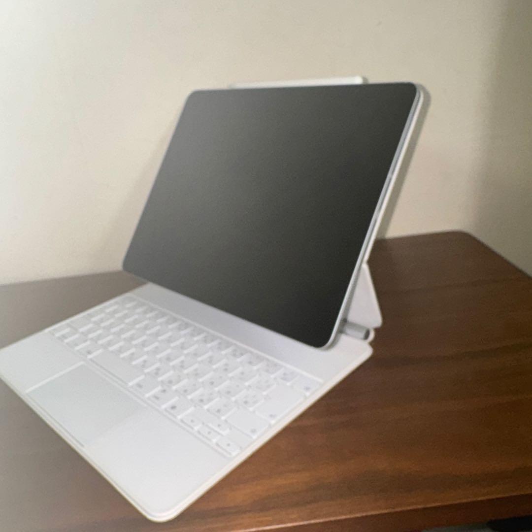 Peace 　iPad Pro + Magic Keyboard セット