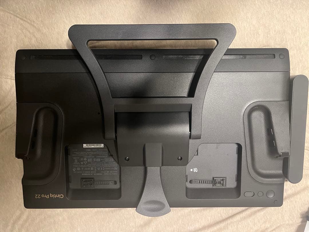 液タブ・ペンタブ Wacom Cintiq Pro 22