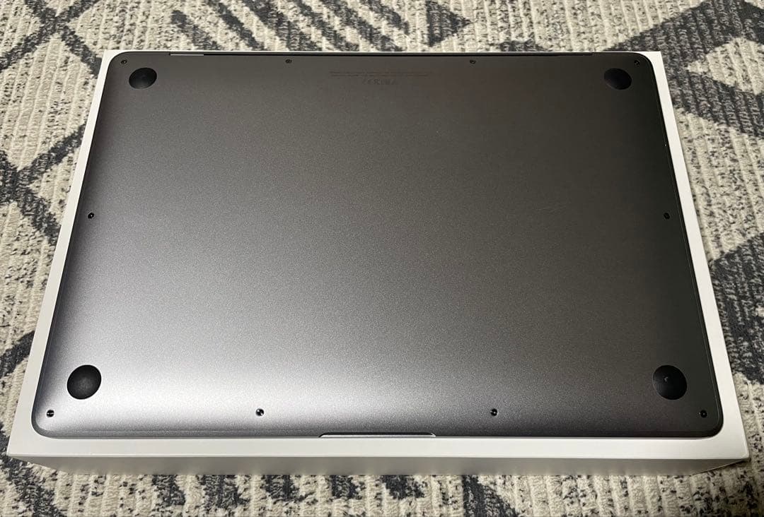 【美品・箱備品あり】MacBook Air M1 2020 8GB/256GB