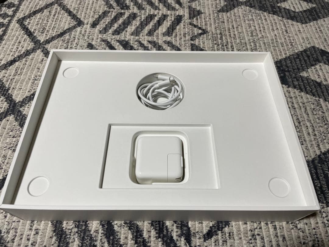 【美品・箱備品あり】MacBook Air M1 2020 8GB/256GB