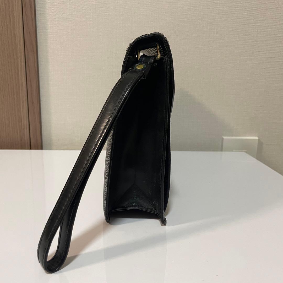 【あんしん鑑定】ルイ・ヴィトン　エピ　セカンドバッグ　黒　ブラック