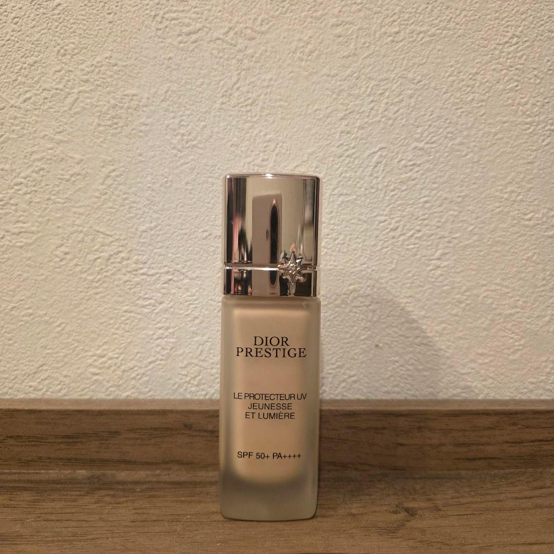 Dior プレステージ ホワイト ル プロテクター UV ルミエール（BB）00