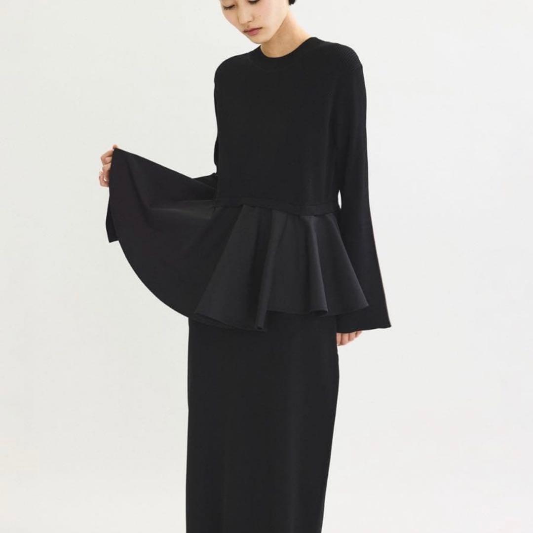 美品　ADAM ET ROPÉ FEMME ペプラムコンビニットワンピース