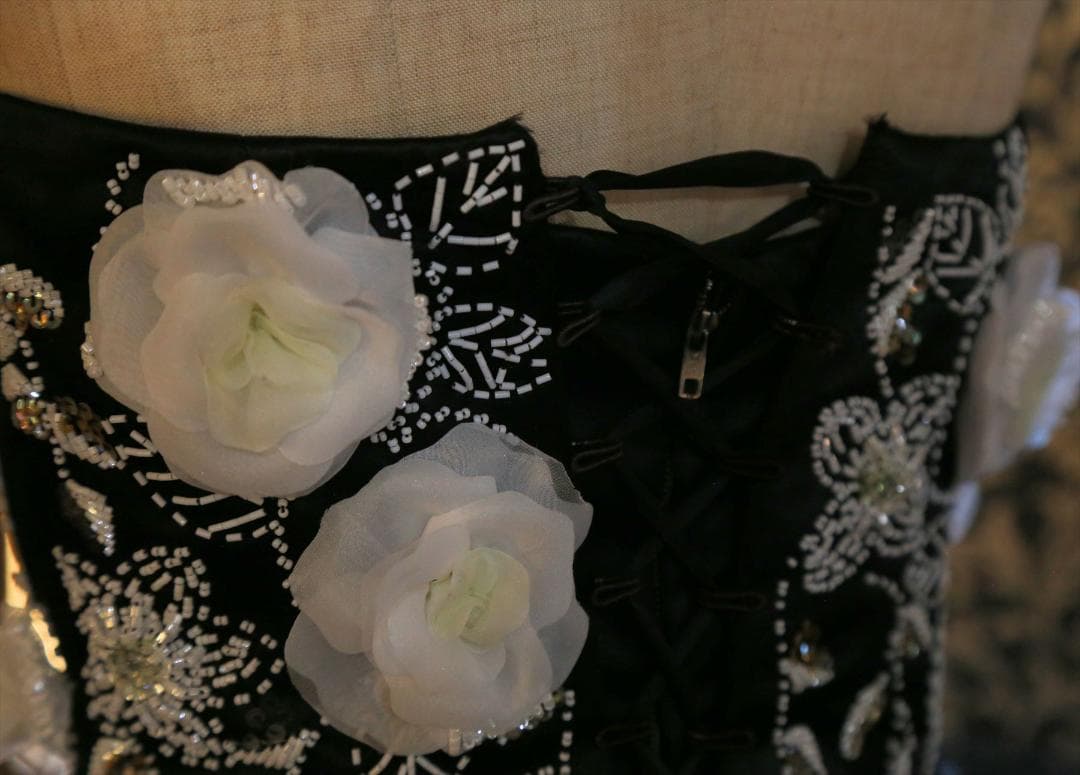 601クアロqualo高級ウエディングドレス7号9号11号モノトーンカラードレス