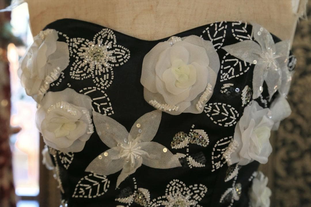 601クアロqualo高級ウエディングドレス7号9号11号モノトーンカラードレス