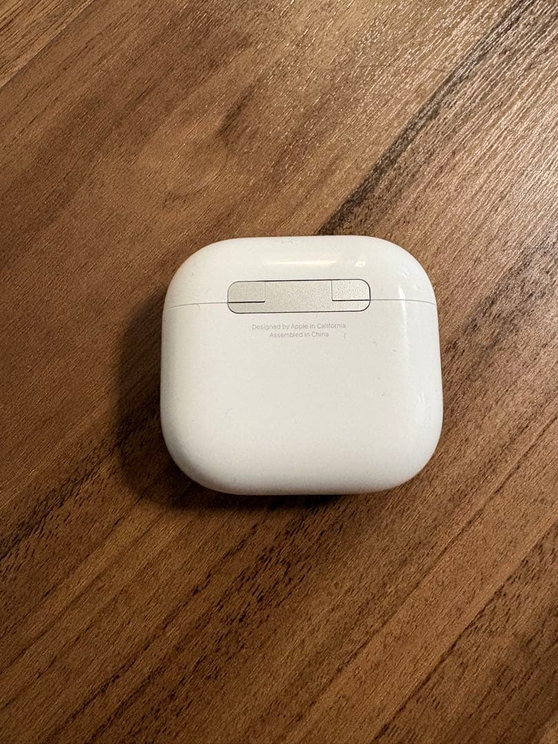 AirPods4本体 ケース付き