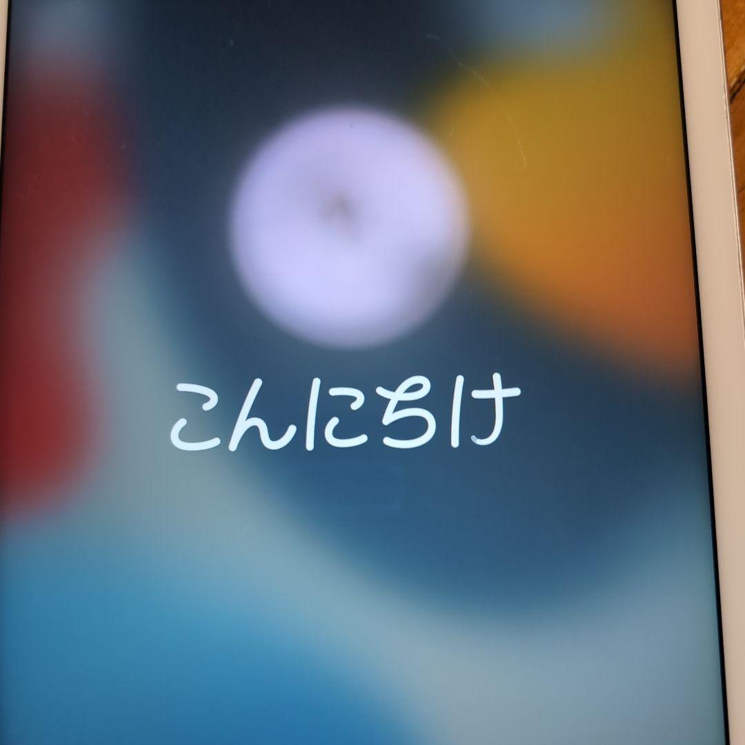 【中古】AppleiPad(A1567)［シルバー］9.7インチ［128GB］