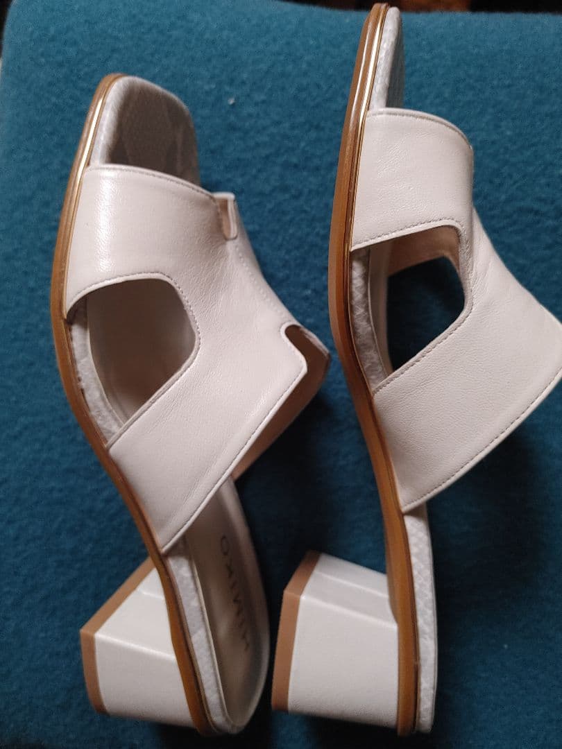 HIMIKO オープントゥ ホワイトミュール　本革(シープ)