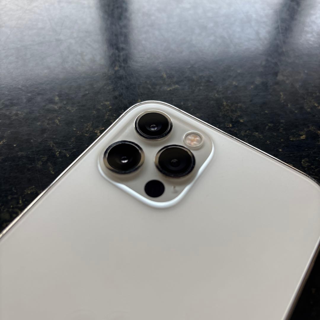 iPhone 12 pro 128G バッテリー76%