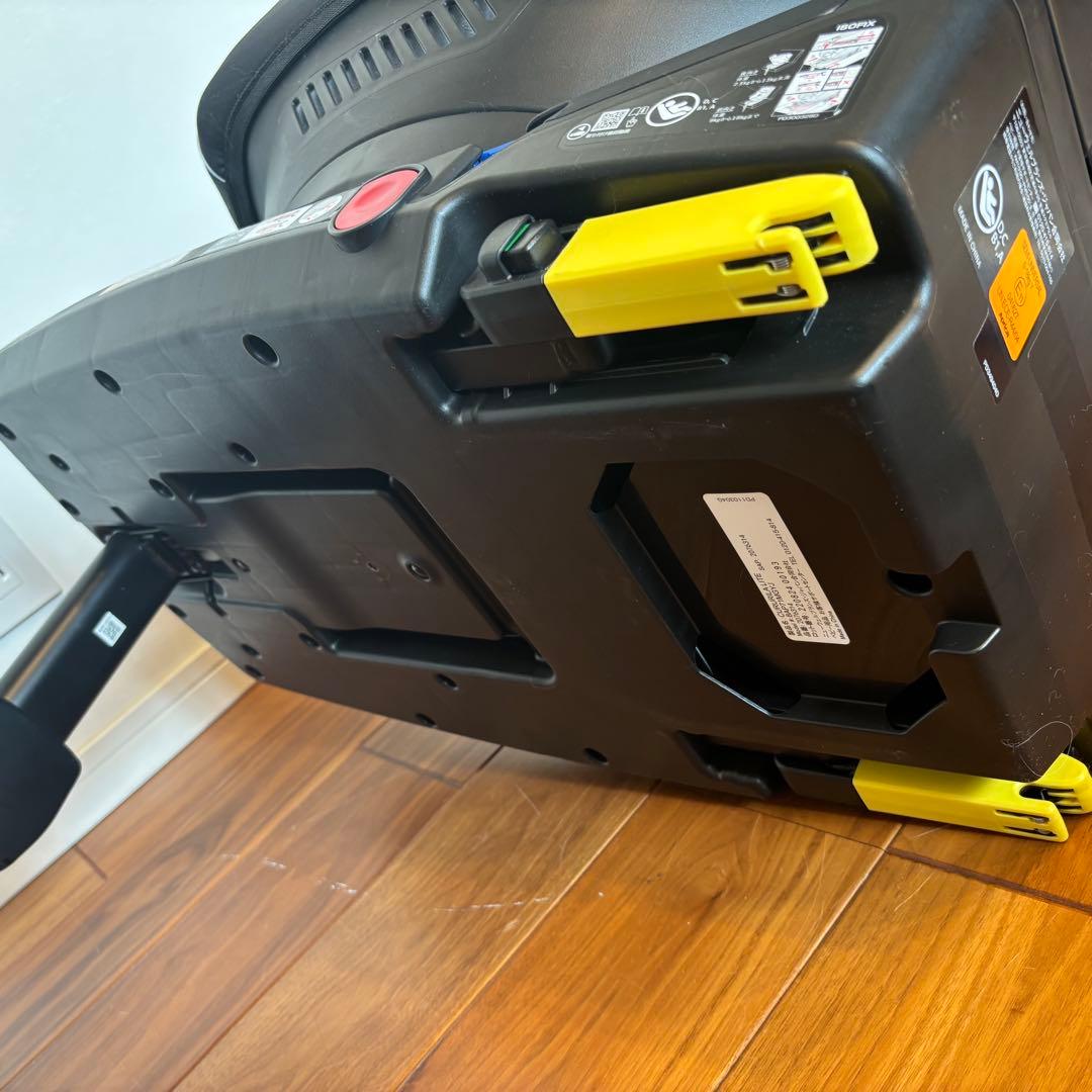 未使用級 アップリカ クルリラライト ISOFIX 回転式 新生児対応