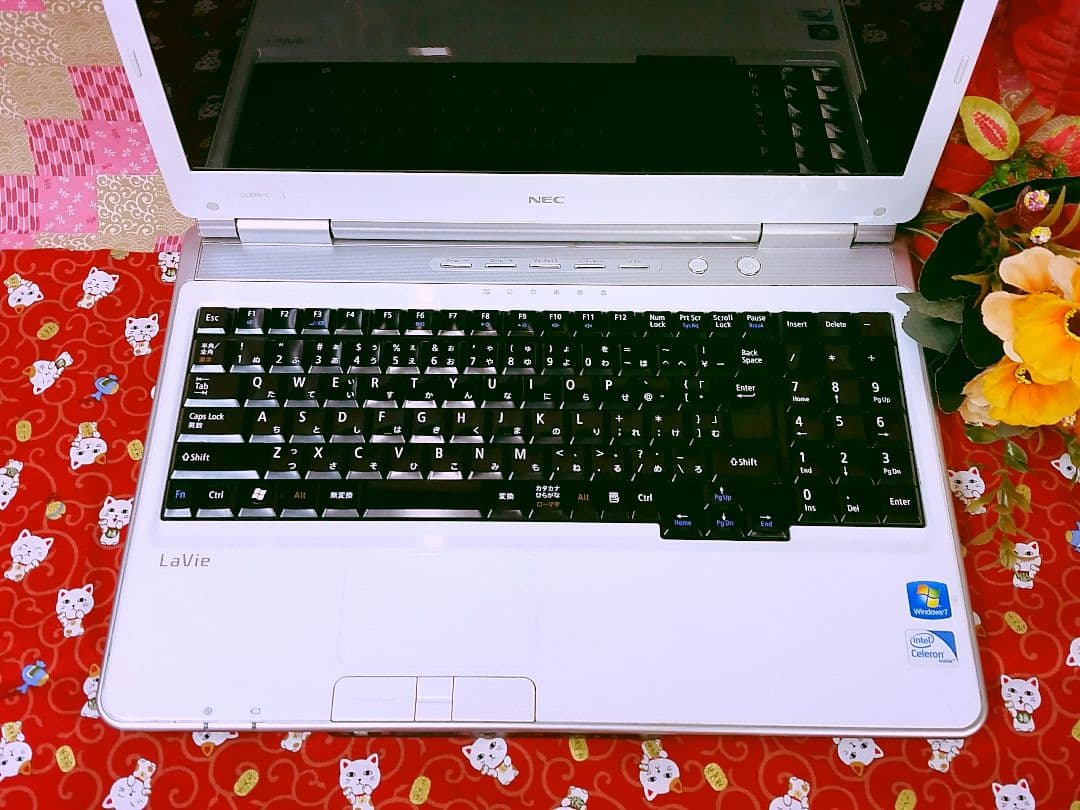 極上品♥大人気♥高速Corei5搭載❤ホワイト色♥新型Win11搭載♥動画編集