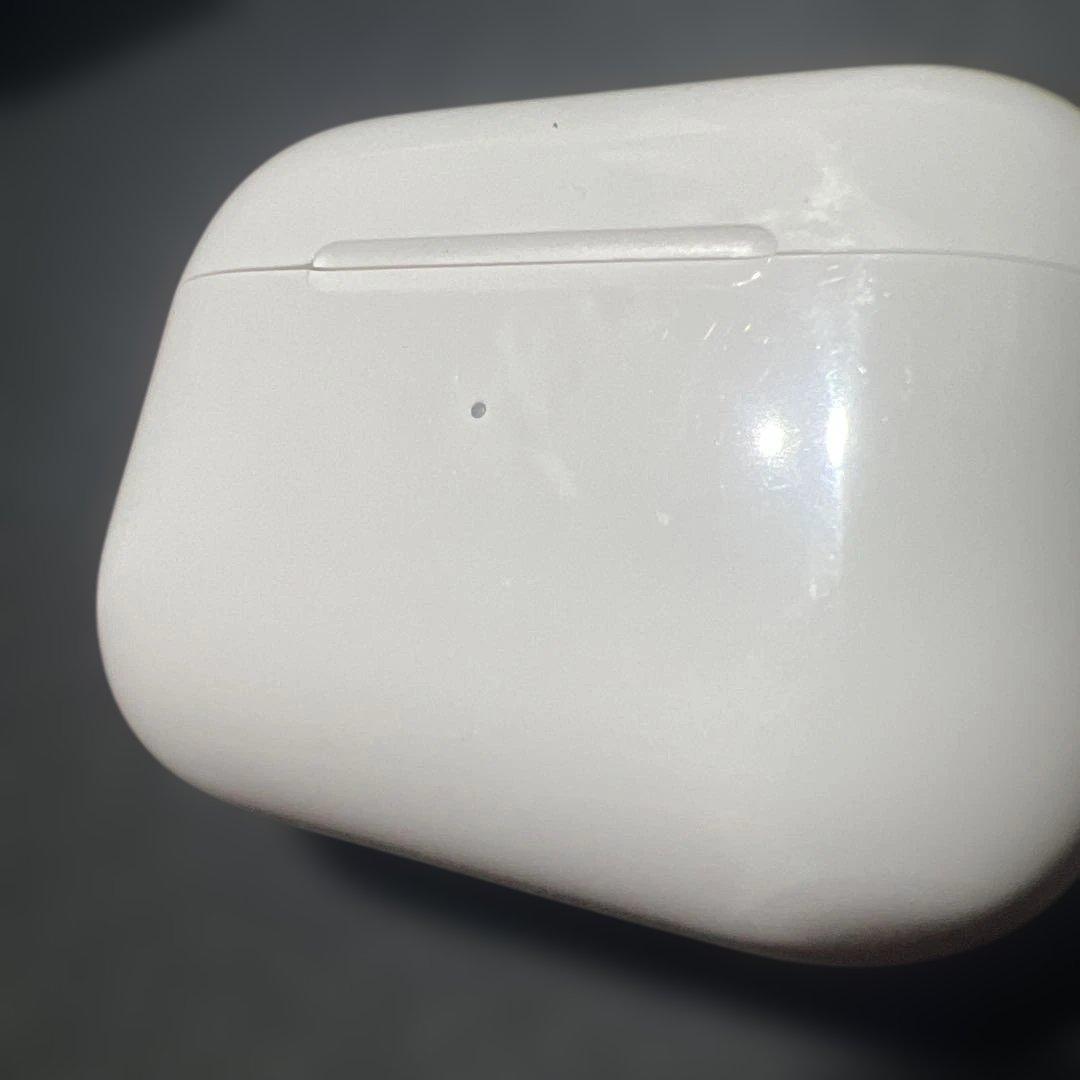 AirPods pro第二世代　保護ケース(2種類) 収納ケース付き　Apple