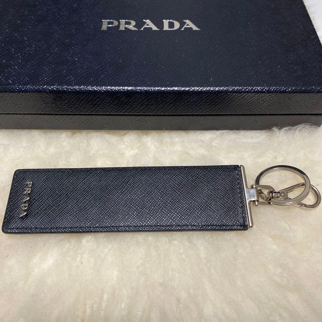 美品　プラダ　PRADA　キーホルダー　キーリング　レザー