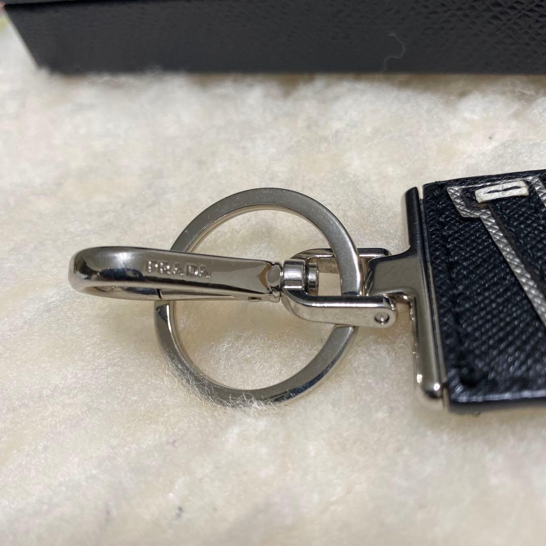 美品　プラダ　PRADA　キーホルダー　キーリング　レザー