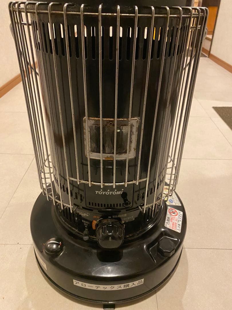 トヨトミ 大型石油ストーブKS-67H 2022年製取り引き限定