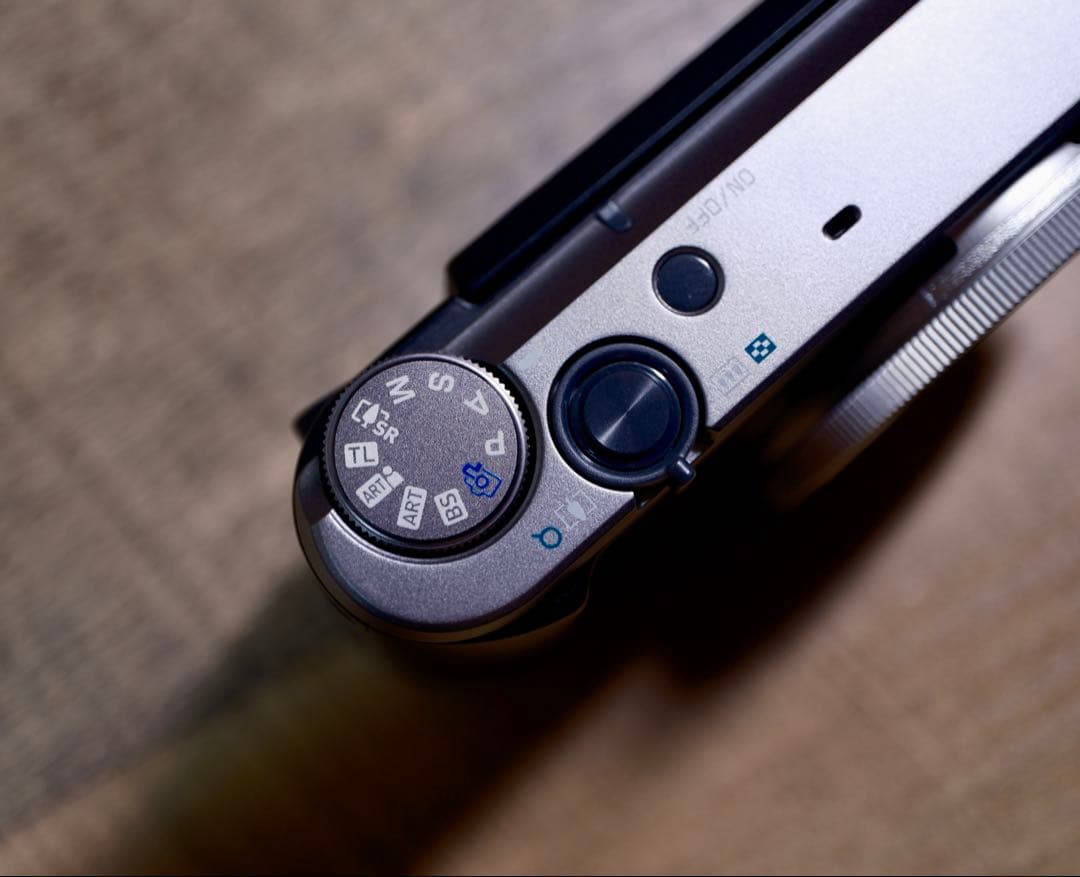 CASIO（カシオ）デジタルカメラ　EXILIM EX-ZR3100