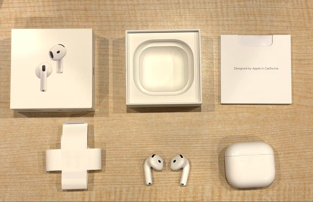 Apple AirPods4 ノイズキャンセリングモデル本体 充電ケース付き