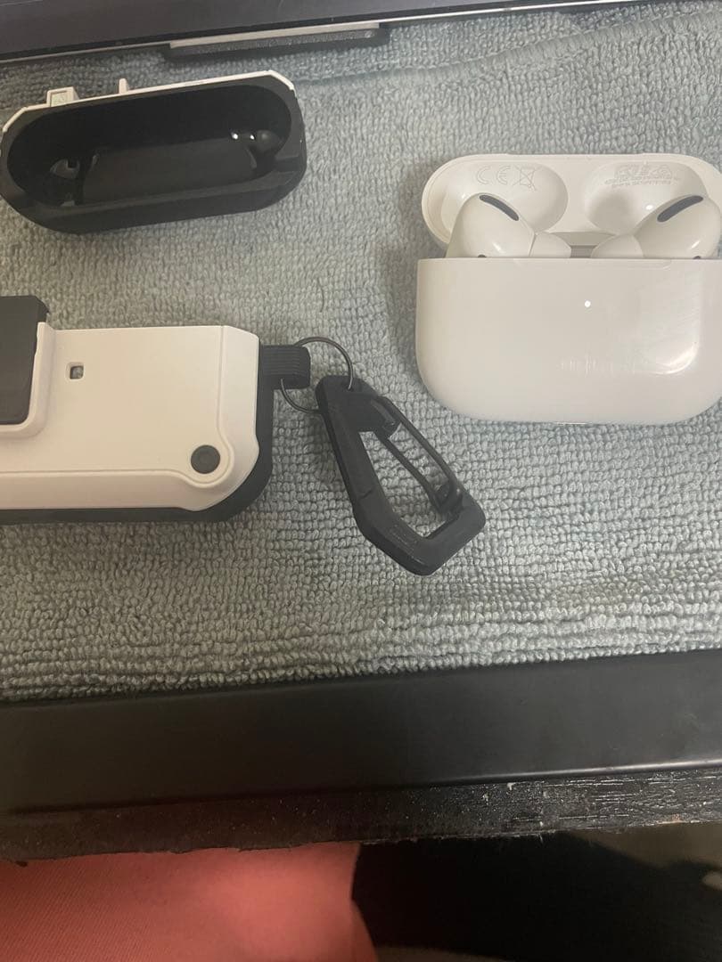 な*し様 AirPods Pro1本体 充電ケース付き