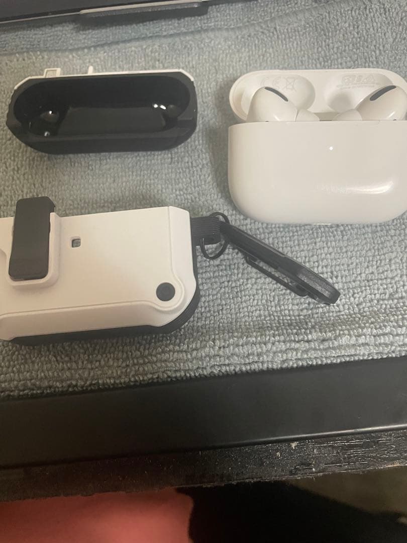 な*し様 AirPods Pro1本体 充電ケース付き
