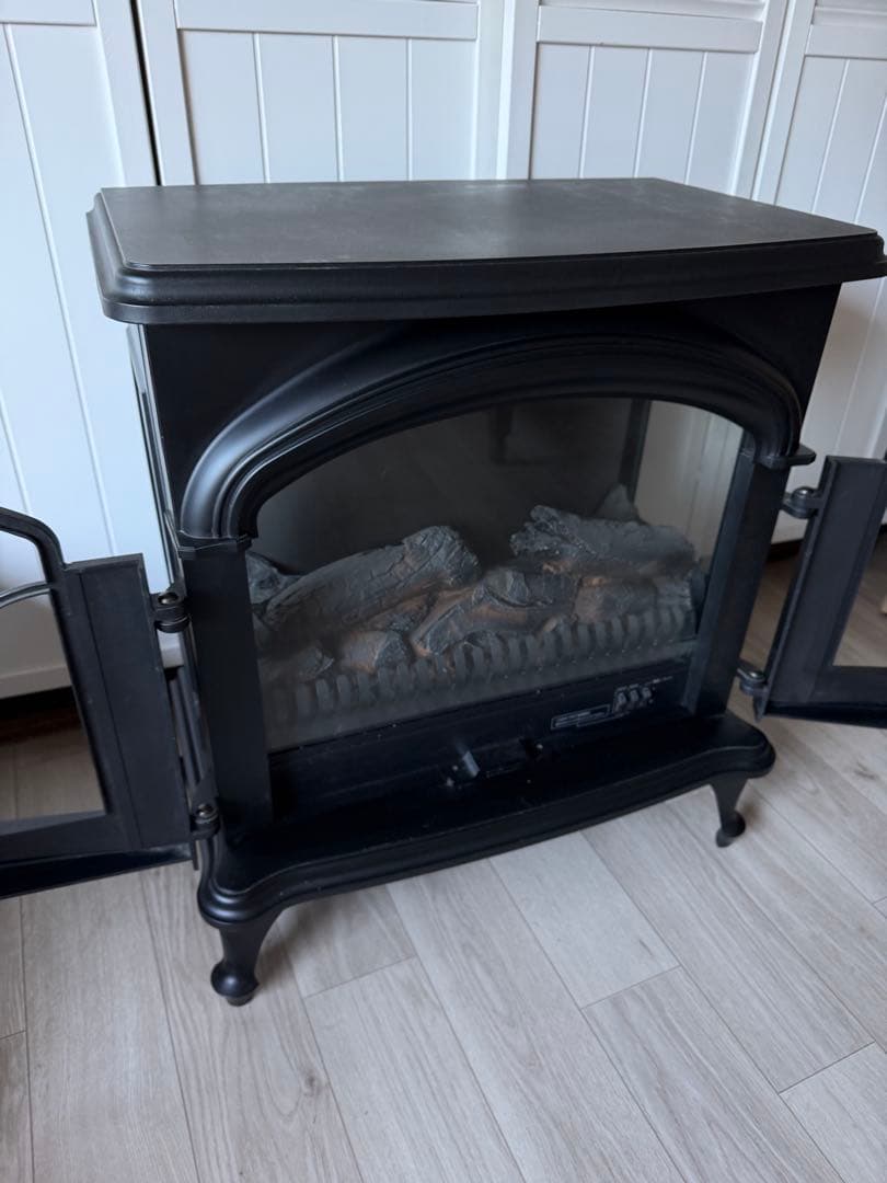 美品 ワイド暖炉型ファンヒーター 2018年 BLT-999B-3-BK ニトリ