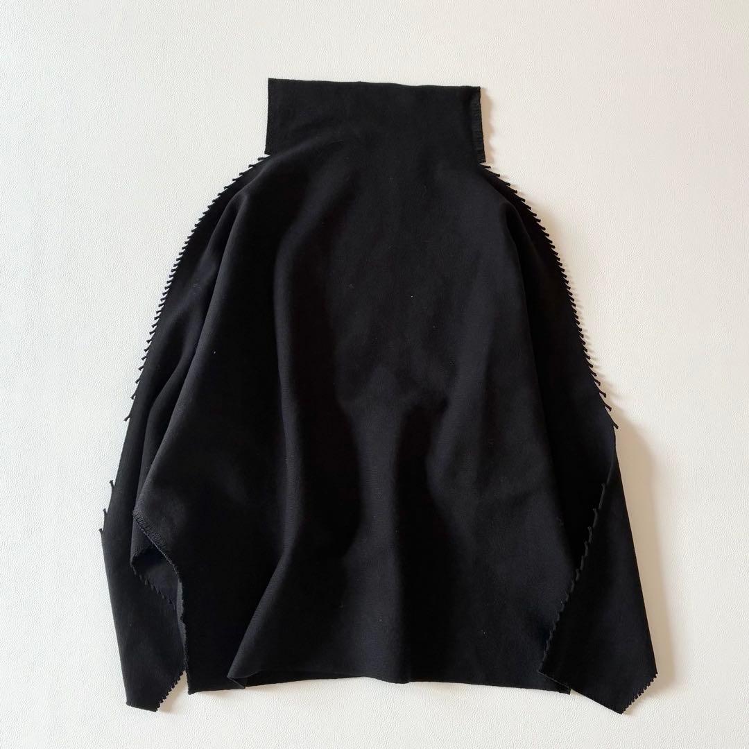 【年末限定価格】未使用タグ付✨イッセイミヤケ　2025年　ハイネックカットソー