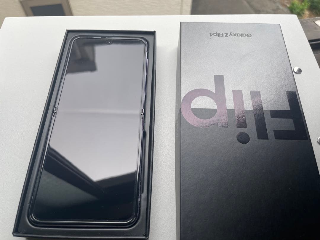 携帯電話本体 Samsung Galaxy Zflip4