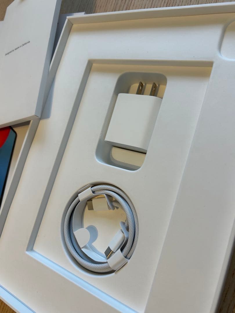 美品 iPad Pro 11 第3世代 128GB タブレットキーボード付き