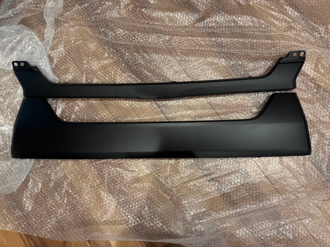 新車外し　ハイエース 8型 マットブラック フロントグリル 6型　7型