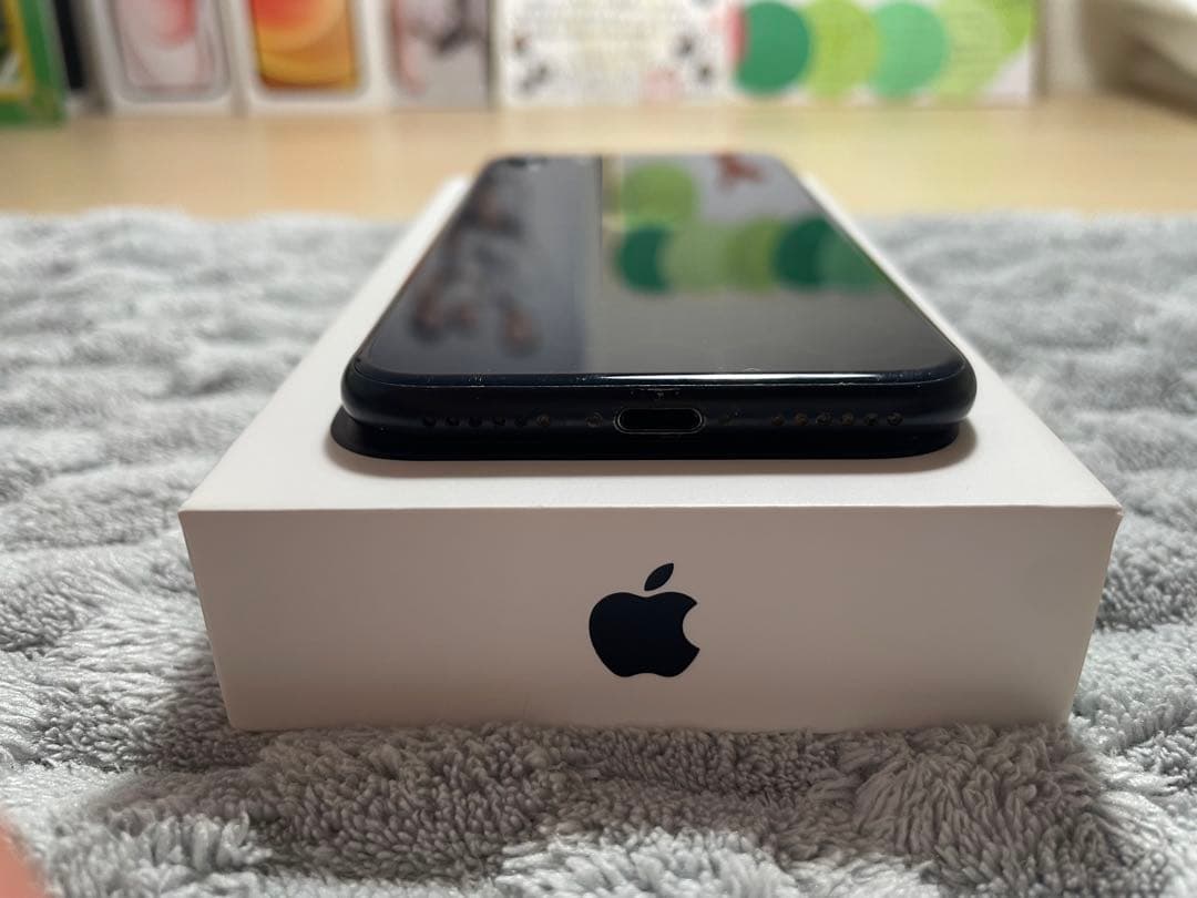 Apple iPhone SE (第3世代) 64gb ブラック